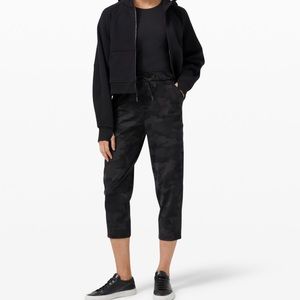 Lululemon stretch high-rise crop